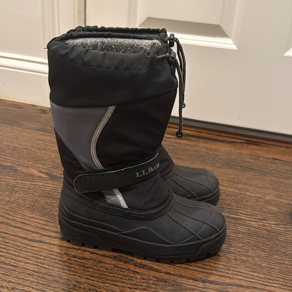 L.L.Bean Kids' Northwoods Boots in a black and graphite gray colorway
